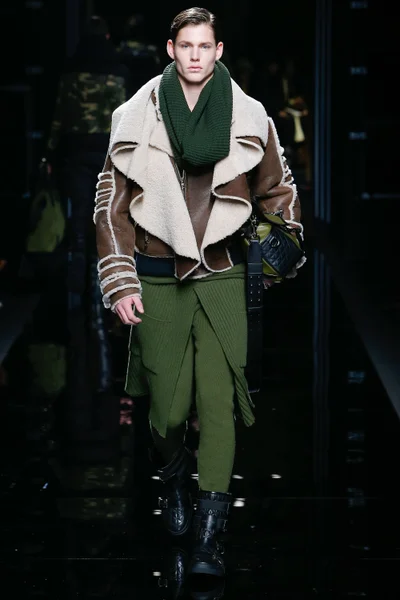 Look 13